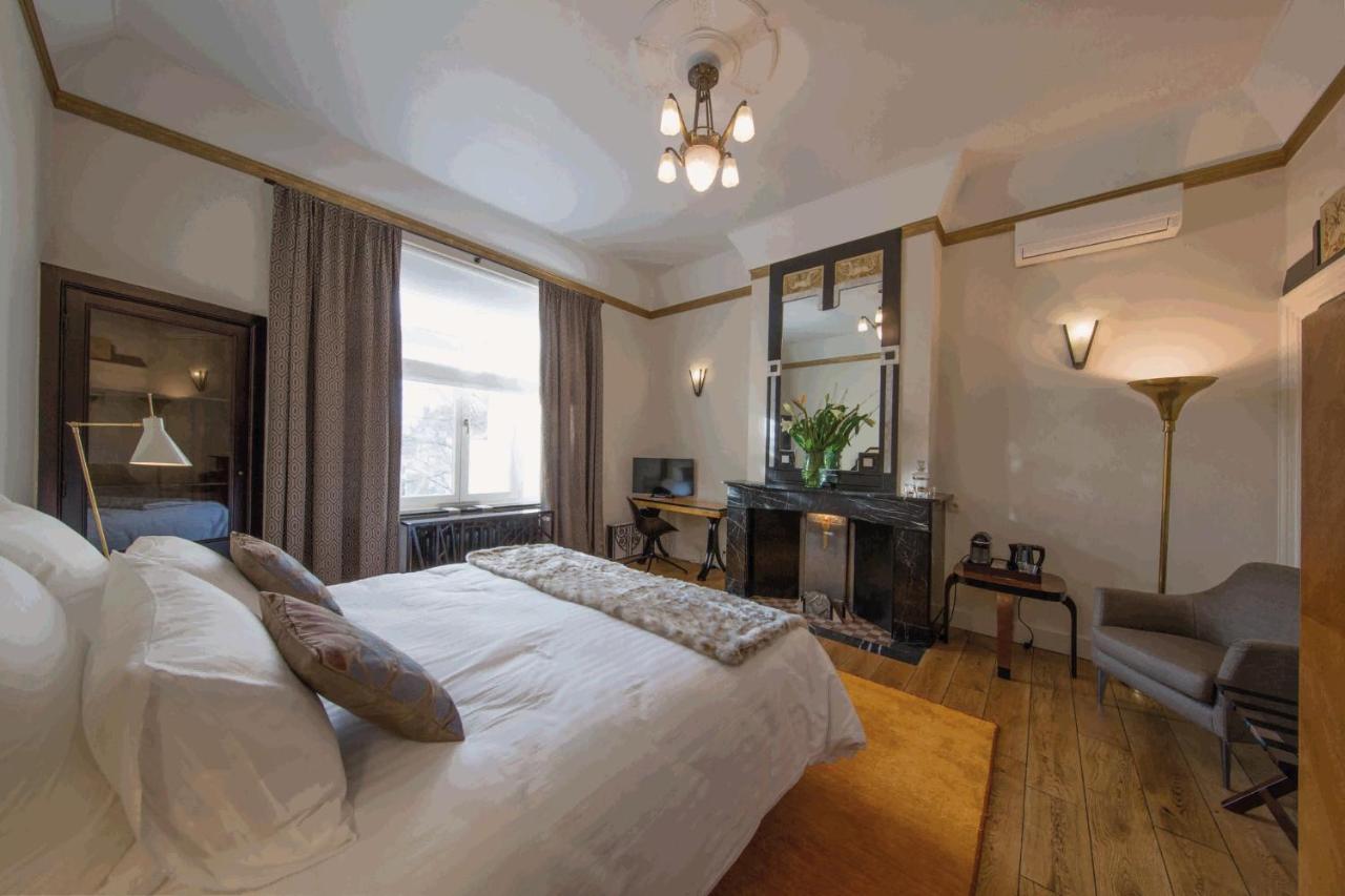 Louise Sur Cour Bed & Breakfast Saint-Gilles Exterior foto