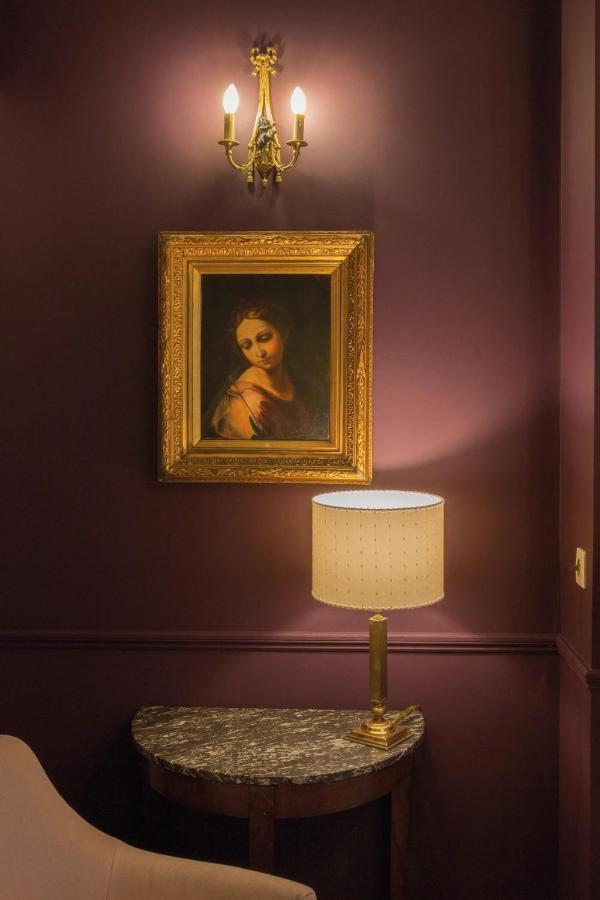 Louise Sur Cour Bed & Breakfast Saint-Gilles Exterior foto